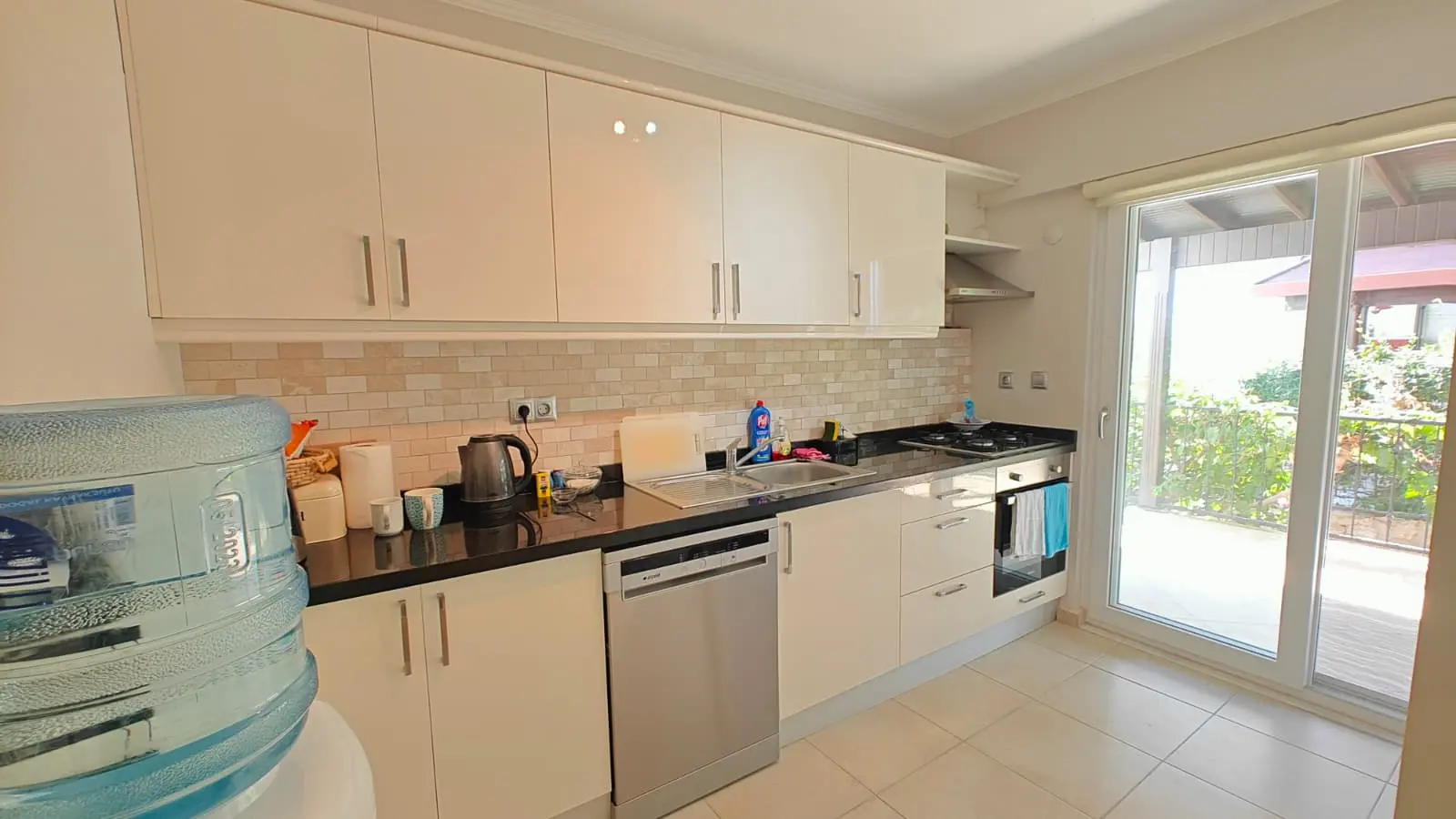 Fitted kitchen